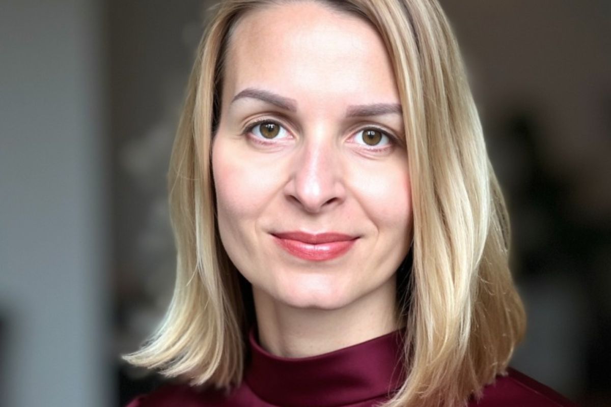 pavlina-pavlova-chain-comply